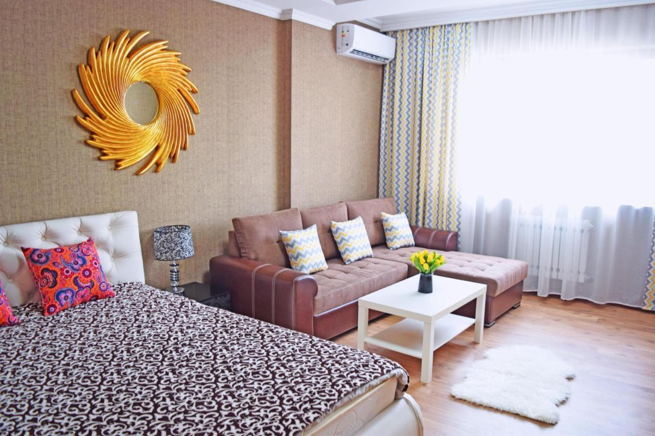 Sunny Apartment With Mountain View Бишкек Экстерьер фото