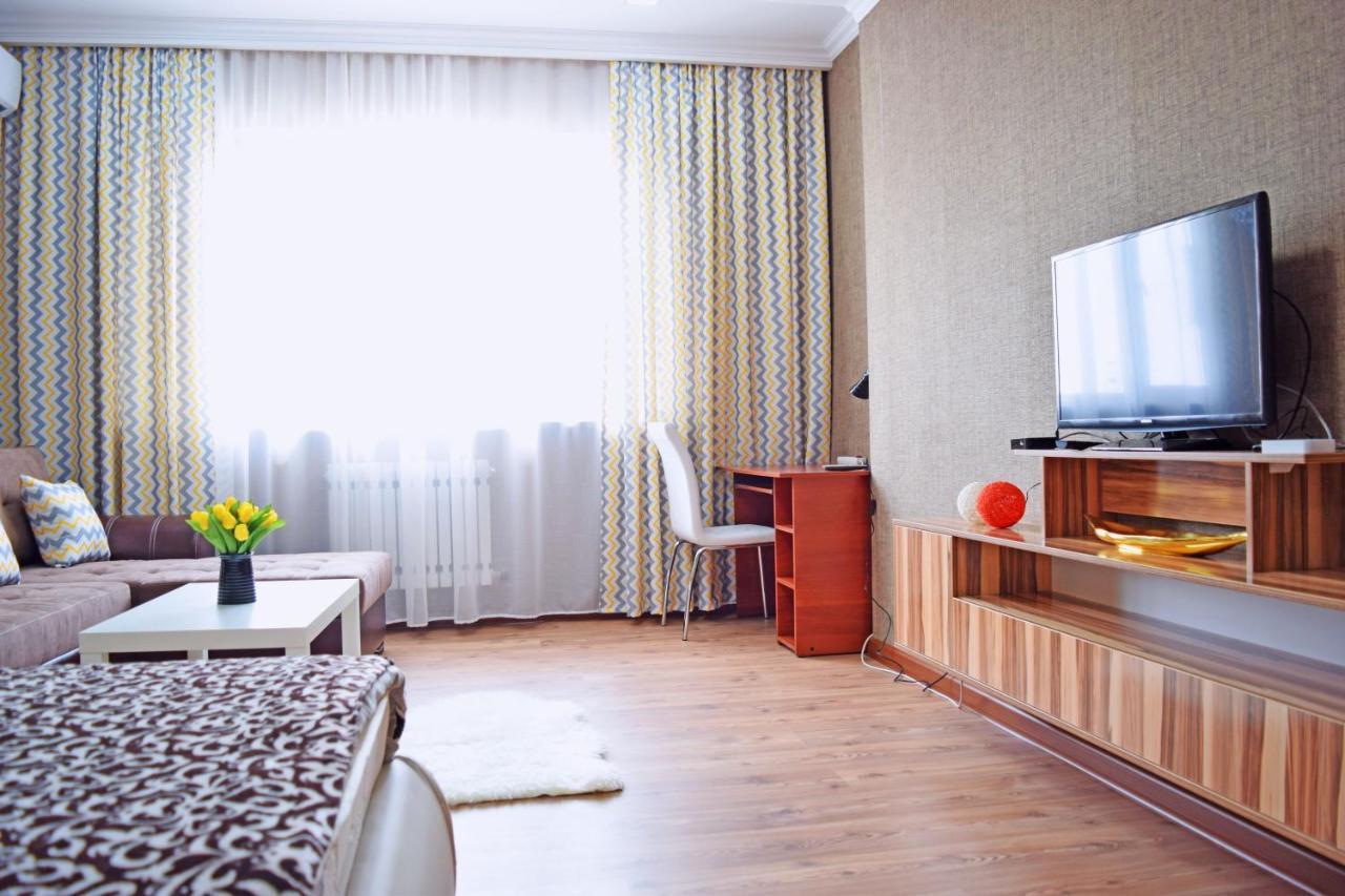 Sunny Apartment With Mountain View Бишкек Экстерьер фото