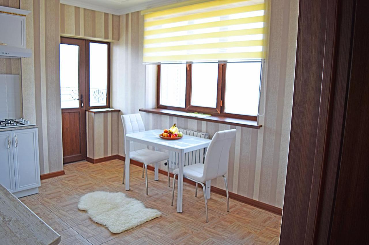 Sunny Apartment With Mountain View Бишкек Экстерьер фото